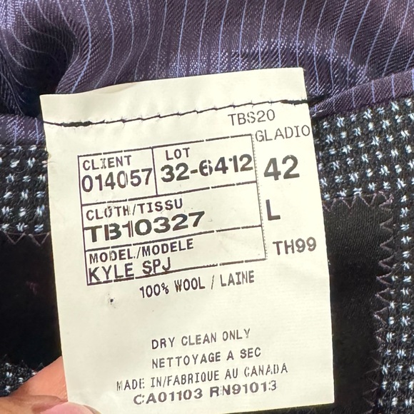 TED BAKER NEW suit
Jacket Black & Purple 100% Wool - Picture 6 of 9